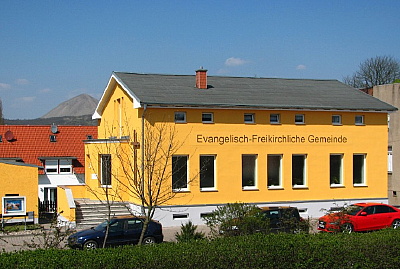 Längsseite des Gemeindehauses